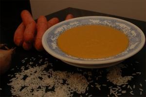 Zupa marchewkowa z ryżem