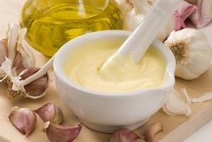 Aioli - domowy majonez czosnkowy